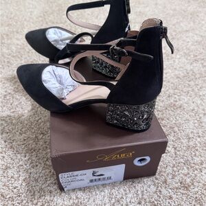 Aura Women's Black Heels with Charcoal Accents